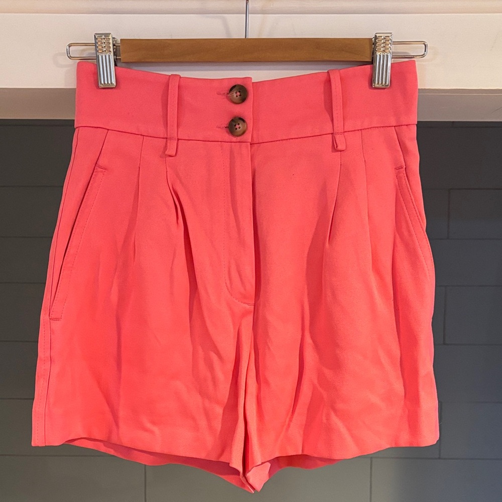 REISS
Pembury Pleated Shorts